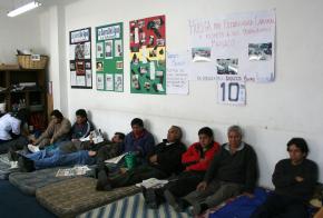 Cochabamba workers on hunger strike to protest against management abuses at the Manaco shoe factory